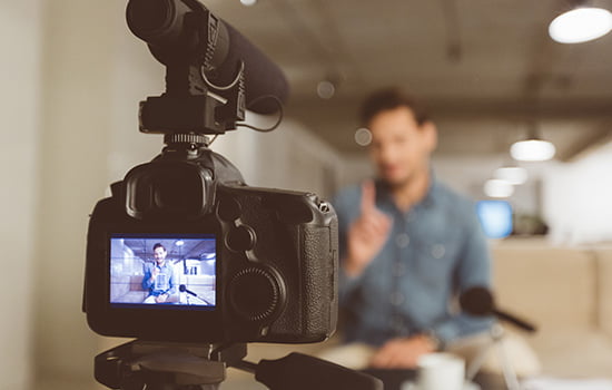 commercial-live-cover-004 全線上活動 自行預錄 指定場地錄影 虛實整合作業 棚內直播 錄影 線上直播 活動直播 會議直播 線上會議 線上活動