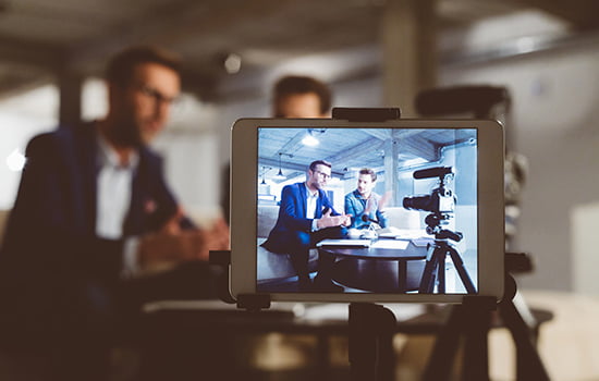 commercial-live-cover-006 全線上活動 自行預錄 指定場地錄影 虛實整合作業 棚內直播 錄影 線上直播 活動直播 會議直播 線上會議 線上活動